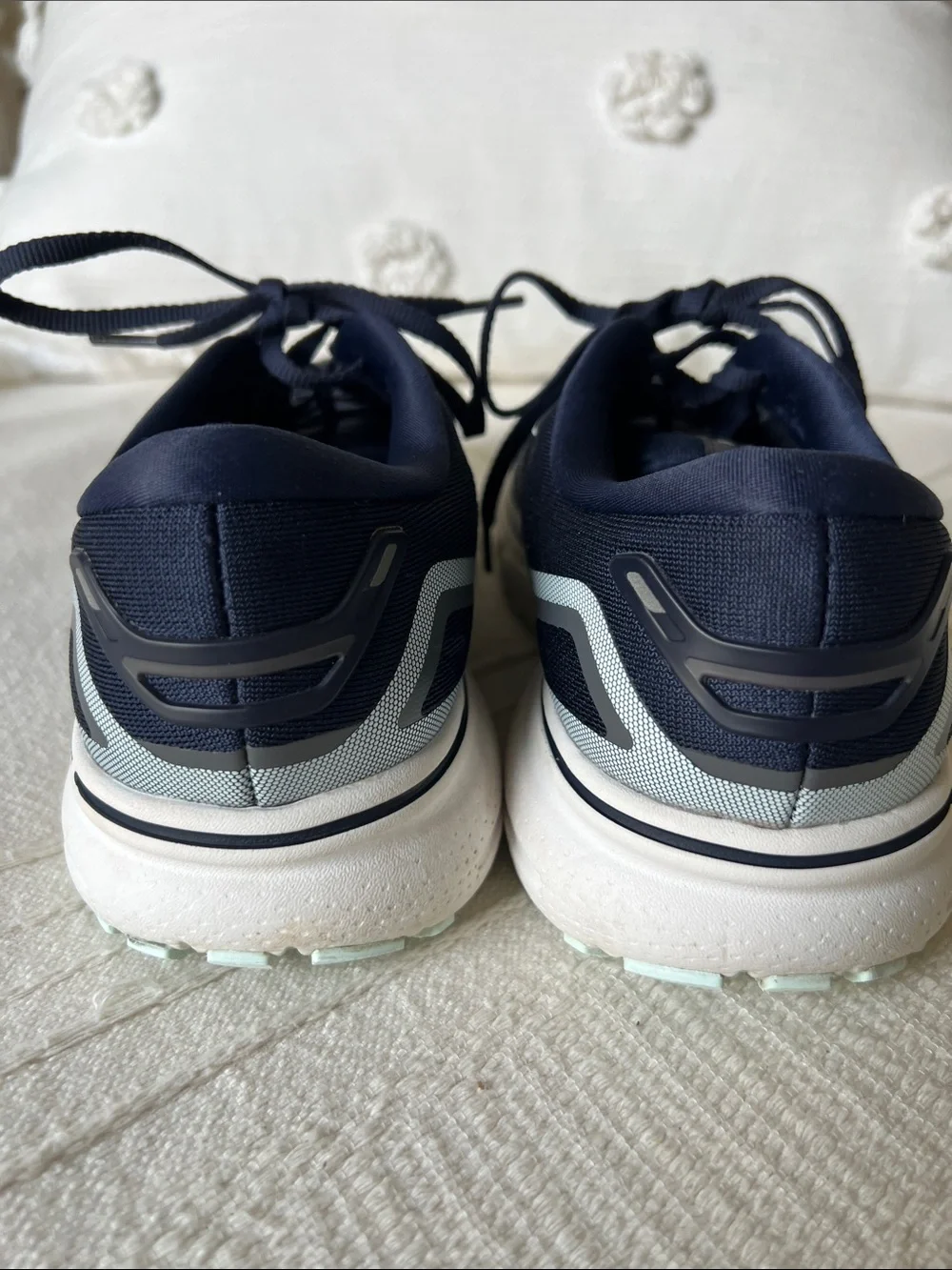 Brooks Ghost 15 Women’s Navy and White Athletic Running Shoes